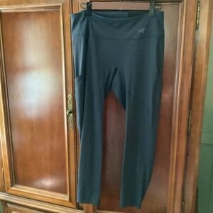Arc’teryx Oriel legging large.